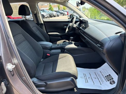 Used 2025 Honda HR-V LX image 10