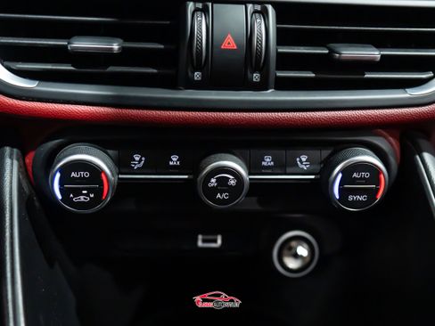 Used 2020 Alfa Romeo Giulia w/ Nero Edizione RWD image 32