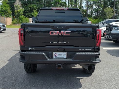 Used 2025 GMC Sierra 2500 Denali AWD/4WD image 5