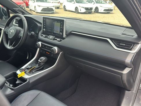 Used 2020 Toyota RAV4 XSE image 19