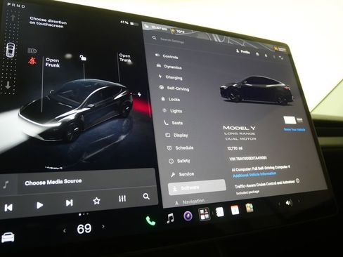 Used 2026 Tesla Model Y AWD image 19