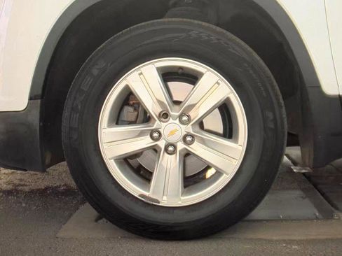 Used 2016 Chevrolet Trax LT w/ LT Sun and Sound Package AWD/4WD image 8
