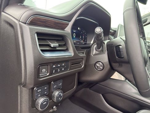 Certified 2023 Chevrolet Suburban Z71 w/ Luxury Package image 13