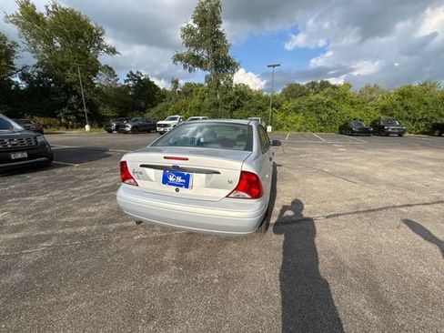 Used 2004 Ford Focus SE FWD image 32