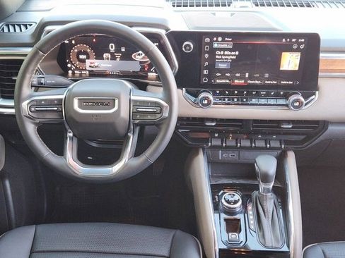 Used 2024 GMC Canyon Denali image 27