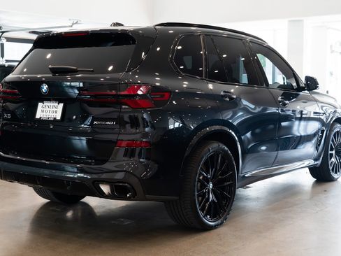 Used 2024 BMW X5 xDrive40i w/ M Sport Package AWD/4WD image 4