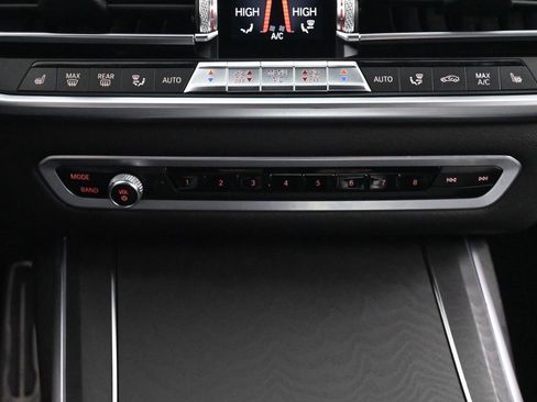 Used 2019 BMW X7 xDrive40i w/ Premium Package AWD/4WD image 41