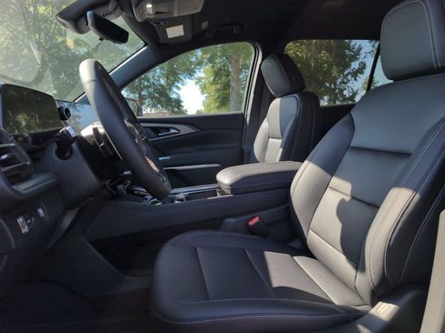 New 2026 Chevrolet Traverse LT w/ Driver Confidence Package FWD image 17