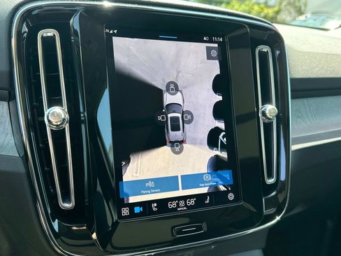 Certified 2025 Volvo XC40 B5 Plus w/ Climate Package image 13