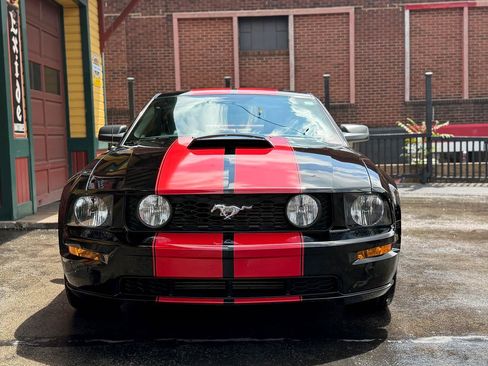 Used 2006 Ford Mustang GT RWD image 11
