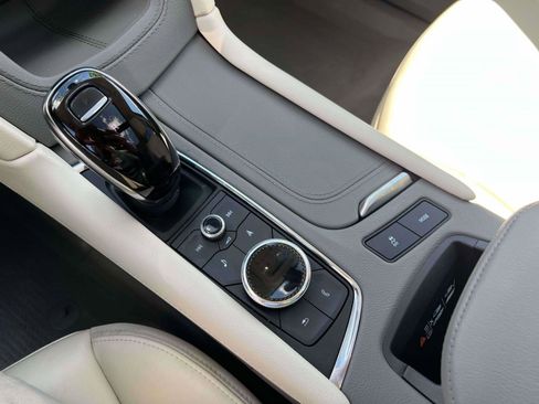 Used 2023 Cadillac XT6 Premium Luxury image 12