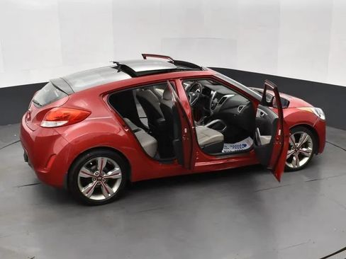 Used 2013 Hyundai Veloster w/ Style Pkg FWD image 6