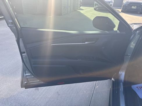 Used 2025 Toyota Camry SE image 10