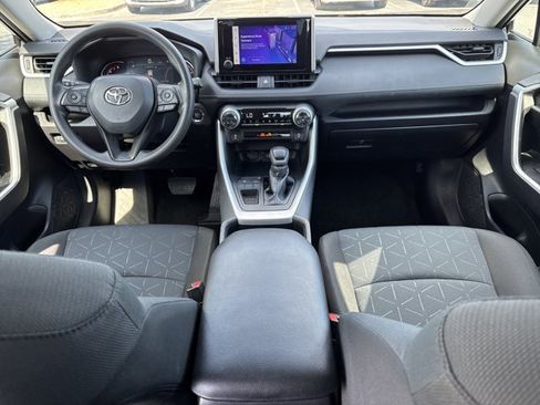 Used 2025 Toyota RAV4 XLE FWD image 17
