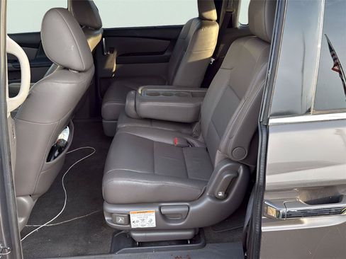 Used 2016 Honda Odyssey Touring image 5