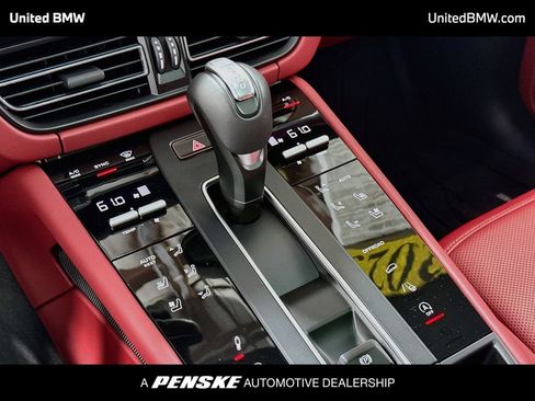 Used 2025 Porsche Macan GTS AWD/4WD image 18