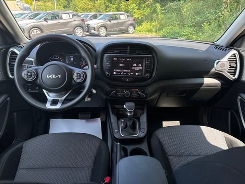 Used 2022 Kia Soul LX w/ Technology Package image 13