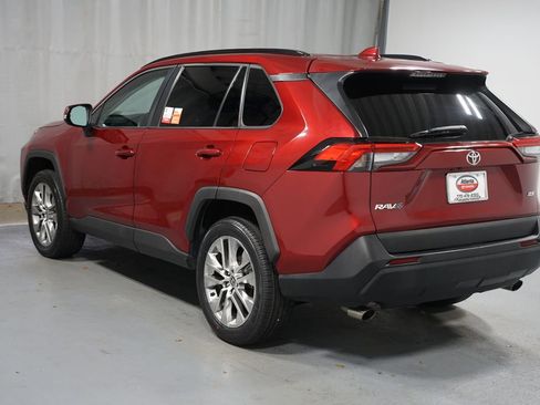 Certified 2021 Toyota RAV4 XLE Premium image 6