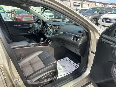 Used 2014 Chevrolet Impala LT w/ Convenience Package FWD image 12