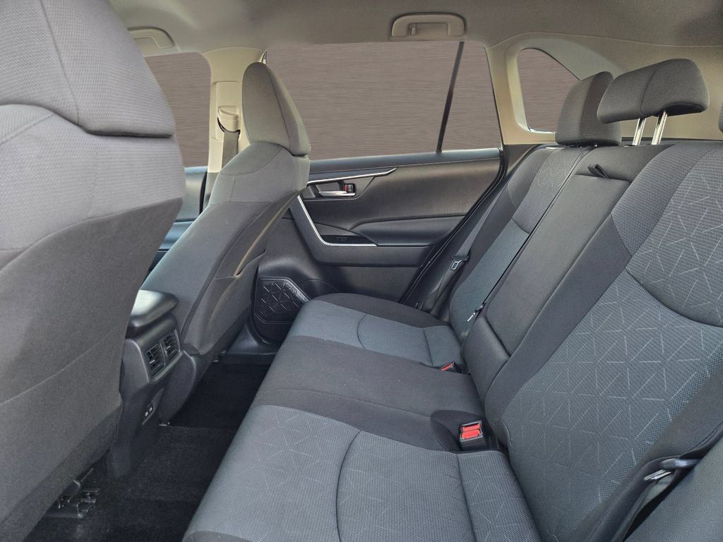 Used 2025 Toyota RAV4 XLE FWD image 13