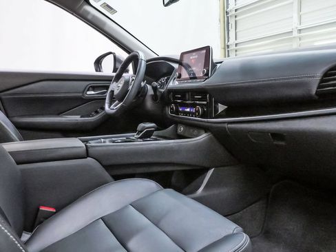 Used 2023 Nissan Rogue SL FWD image 13