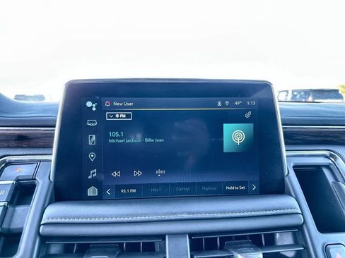 Used 2024 Chevrolet Suburban Premier image 12