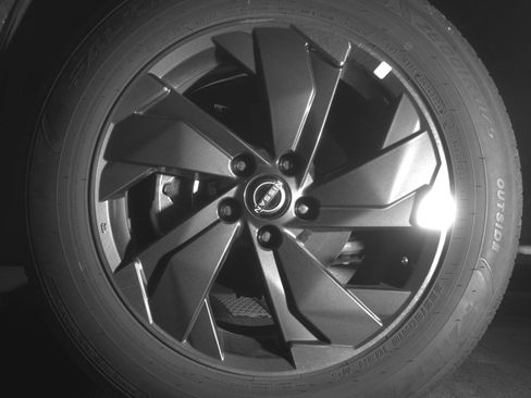 Used 2025 Nissan Rogue SV image 12