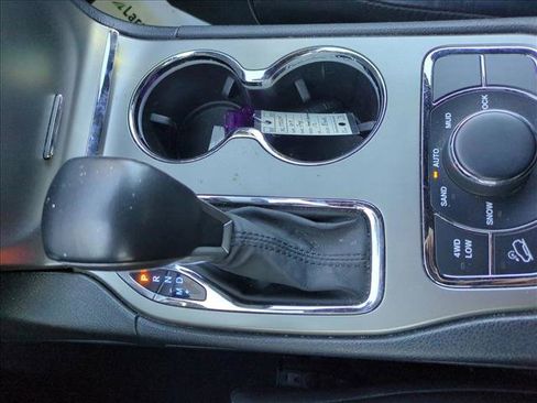 Used 2019 Jeep Grand Cherokee Limited w/ Luxury Group II image 10