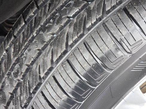 Used 2020 Toyota RAV4 Limited image 19