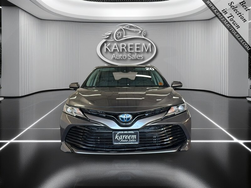 Used 2020 Toyota Camry LE w/ Sunroof Package FWD image 2