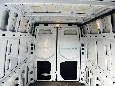 Used 2024 Mercedes-Benz Sprinter 2500 image 20