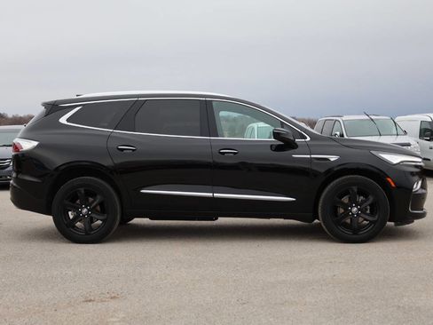 Used 2023 Buick Enclave Essence w/ Sport Touring Edition image 7
