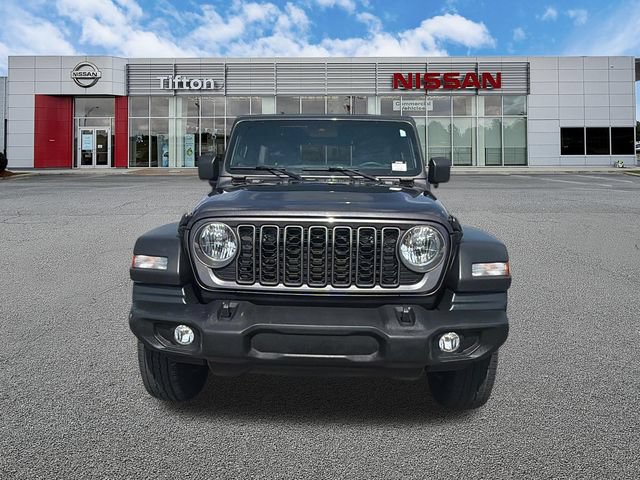 Used 2025 Jeep Wrangler Unlimited Sport AWD/4WD image 2