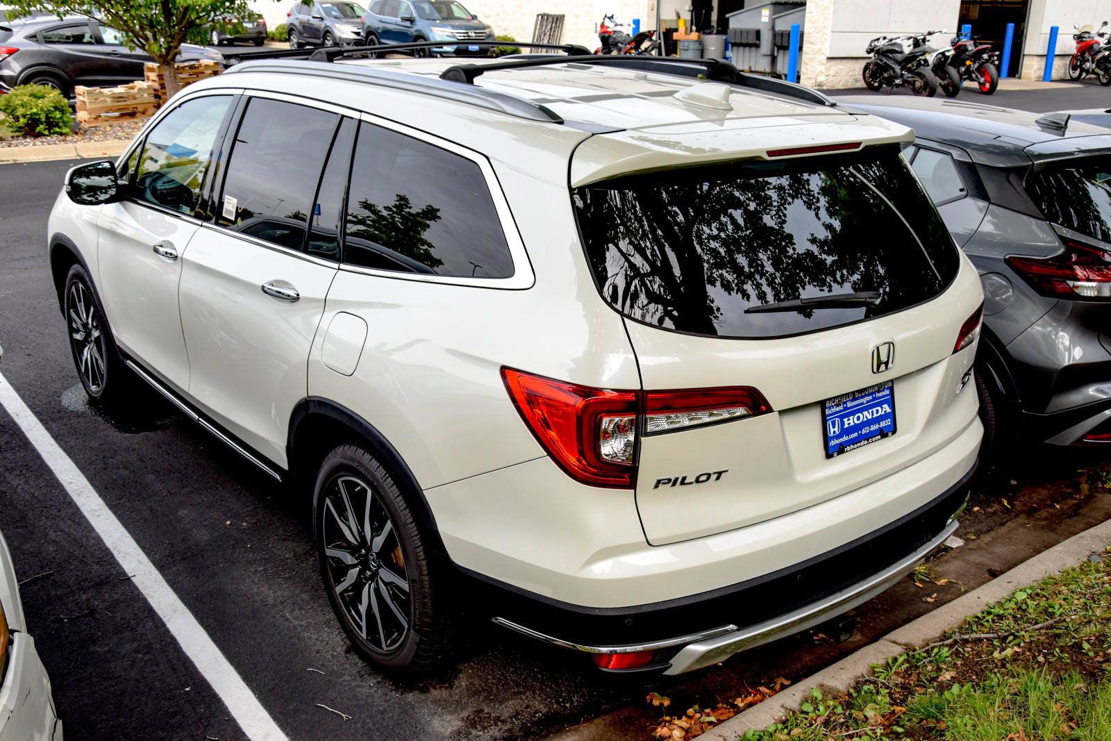 Used 2019 Honda Pilot Touring image 7