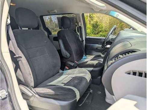 Used 2013 Dodge Grand Caravan American Value Package w/ UConnect Hands-Free Group FWD image 61