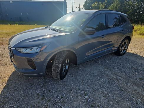 Used 2024 Ford Escape ST-Line w/ Equipment Group 301A FWD image 8