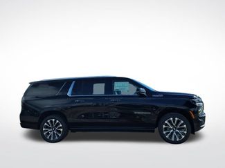 New 2026 Chevrolet Suburban High Country AWD/4WD video 2