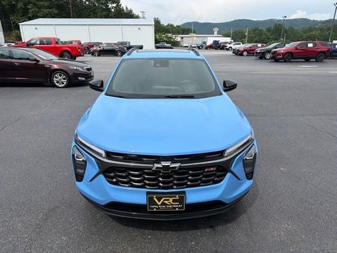 Used 2024 Chevrolet Trax RS w/ Sunroof Package FWD image 10