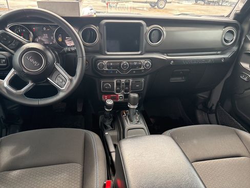 Used 2023 Jeep Wrangler Unlimited Rubicon 4xe AWD/4WD image 11