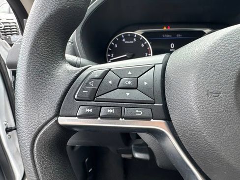 Used 2025 Nissan Sentra SV FWD image 12