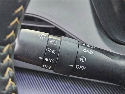 Used 2025 Subaru Crosstrek 2.5i Sport AWD/4WD image 10