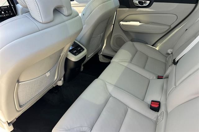 Used 2026 Volvo XC60 B5 Ultra w/ Protection Package Premier AWD/4WD image 12