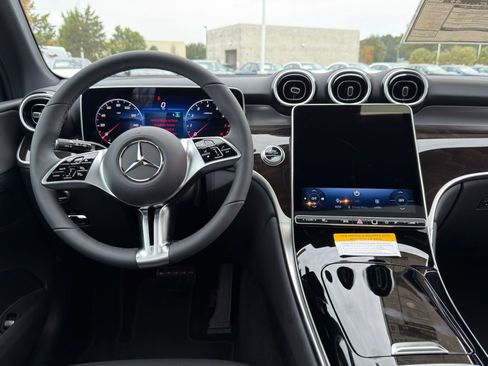 New 2026 Mercedes-Benz GLC 300 4MATIC image 3