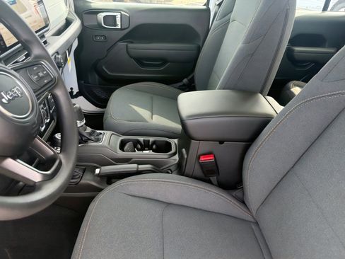 New 2026 Jeep Gladiator Sport image 18