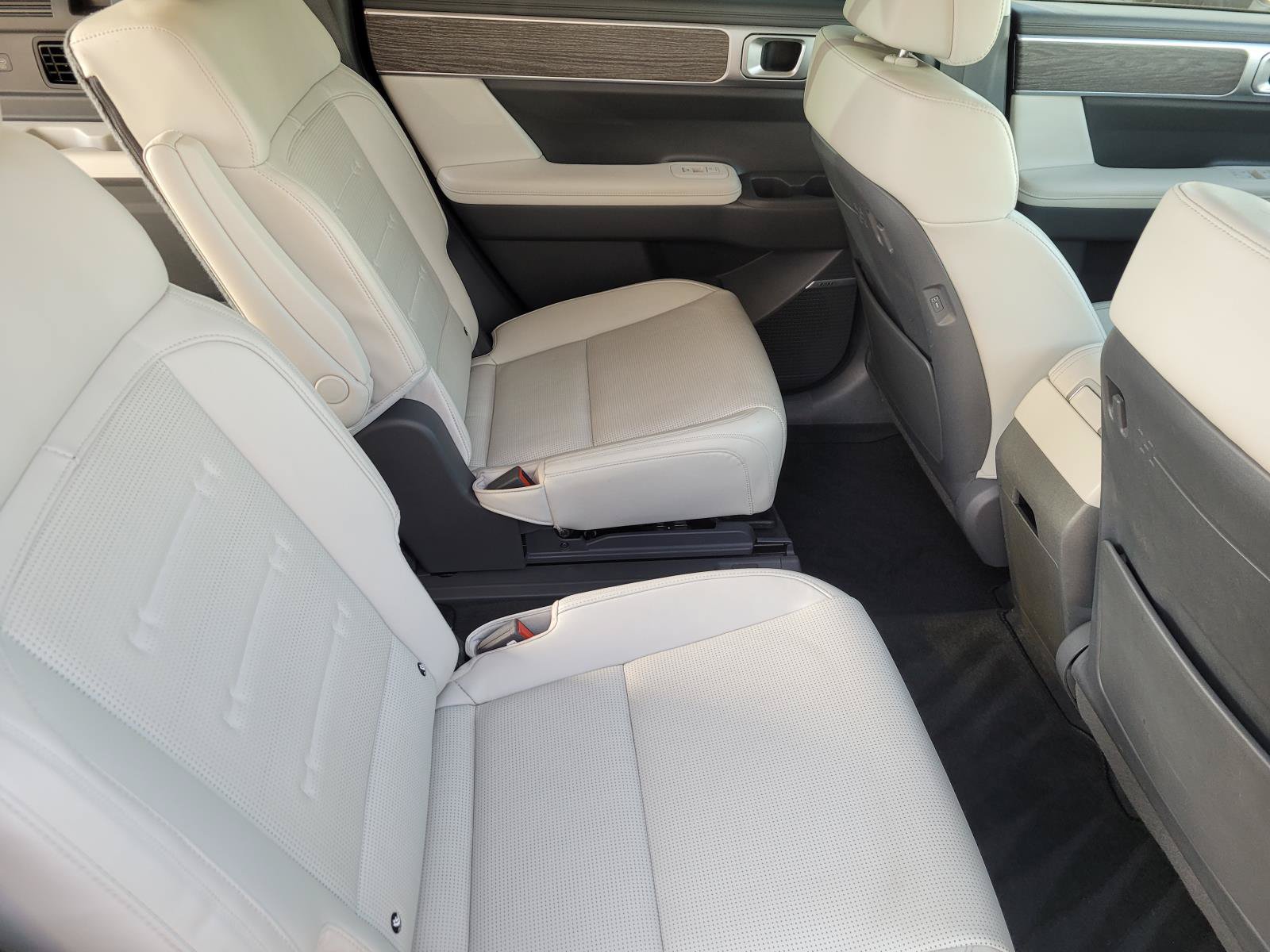 Used 2024 Hyundai Santa Fe Calligraphy AWD/4WD image 13