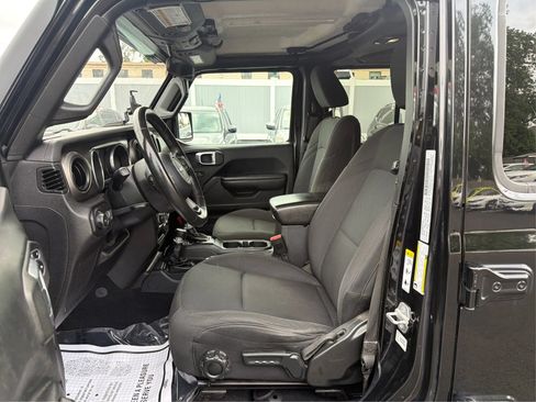 Used 2018 Jeep Wrangler Unlimited Sport S AWD/4WD image 9