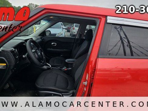 Used 2017 Kia Soul + FWD image 29