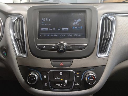 Used 2017 Chevrolet Malibu LT image 25