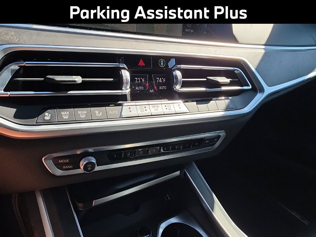 Used 2022 BMW X7 xDrive40i w/ M Sport Package AWD/4WD image 18