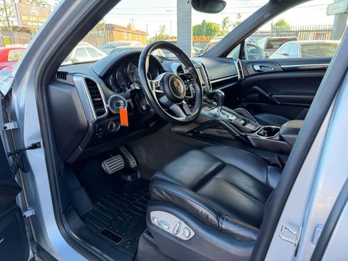 Used 2016 Porsche Cayenne S AWD/4WD image 33